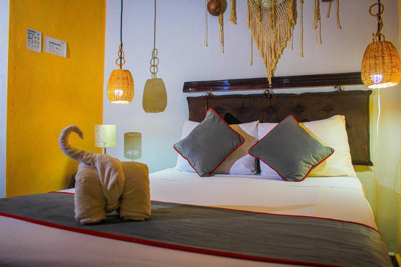 Casa Aluxes Hotel Valladolid  Zewnętrze zdjęcie